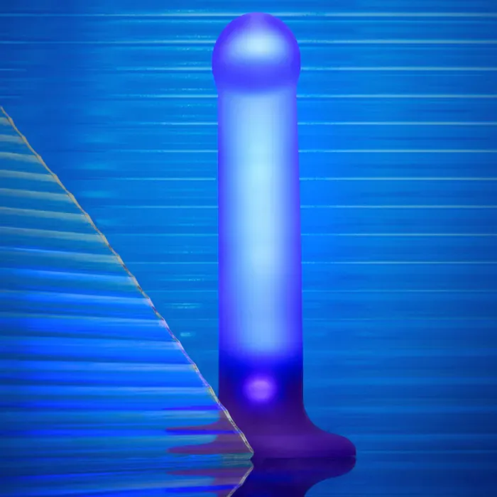 Дилдо, що світиться Strap-On-Me Glow-LED Dildo Purple M — фото 9