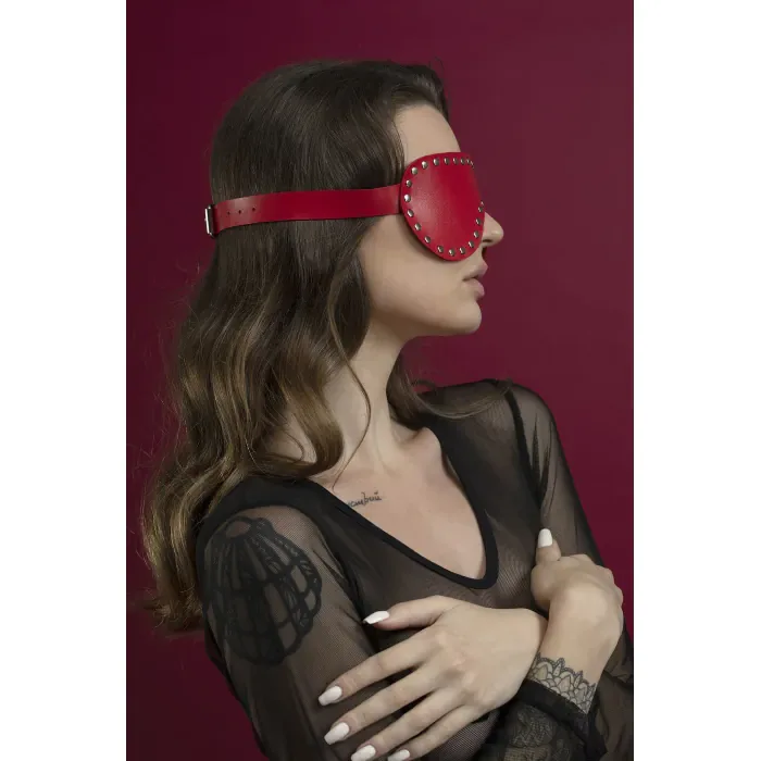 Маска з заклепками Feral Feelings Blindfold Mask Red