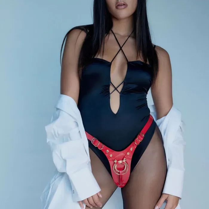 Трусики для страпона Strap-On-Me Leatherette Harness Fabulous One Size Red Glossy — фото 2