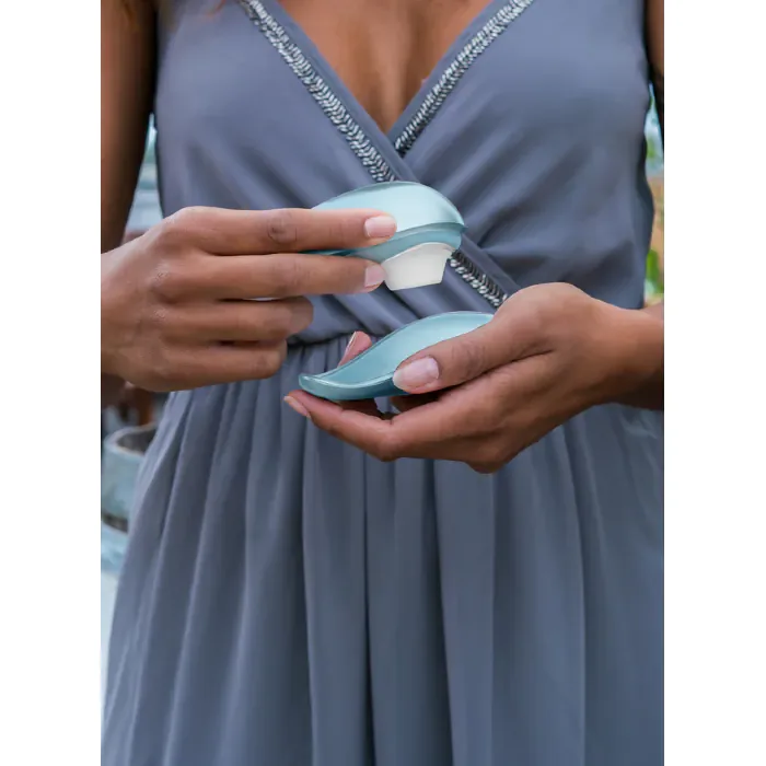 Кліторальний стимулятор Womanizer Liberty Powder Blue — фото 8