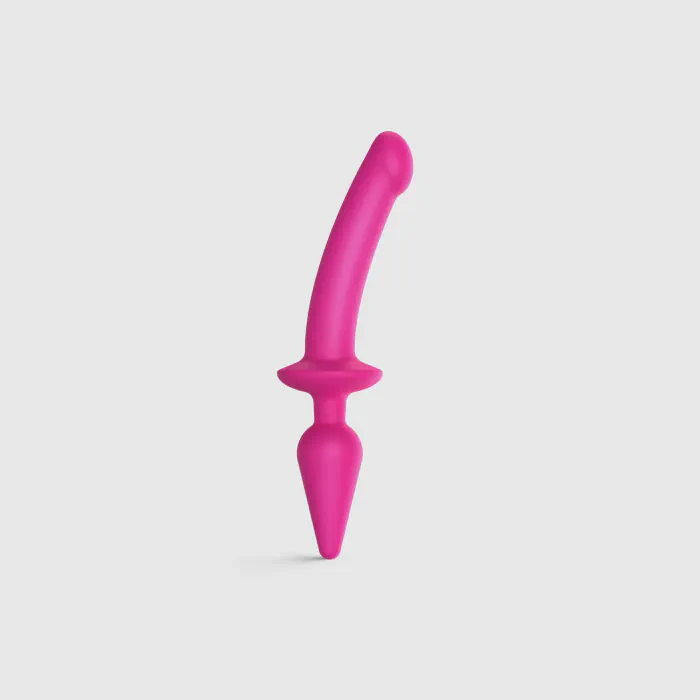 Анальна пробка з дилдо 2в1 Strap-On-Me Switch Plug-In Dildo Fuchsia L