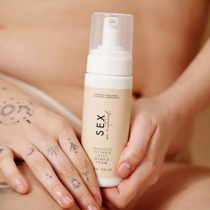 Піна для інтимної гігієни Bijoux Indiscrets Sex Au Naturel Prebiotic Intimate Wash Gentle Foam 150 мл — фото 3